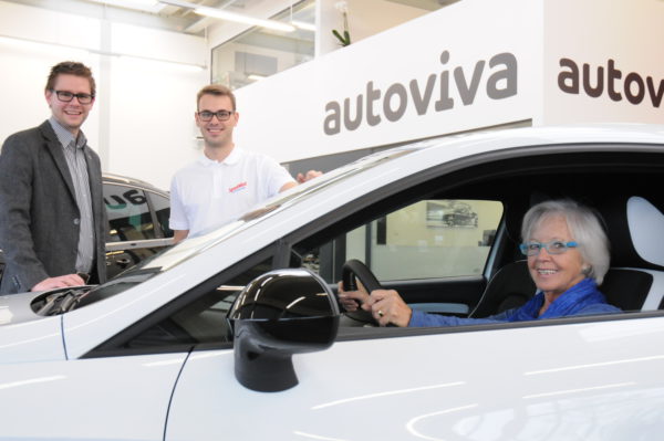 Wettbewerbsfahrzeug Übergabe Silvia Bättig