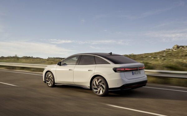 VW_VVS_ID7_1_media_high
